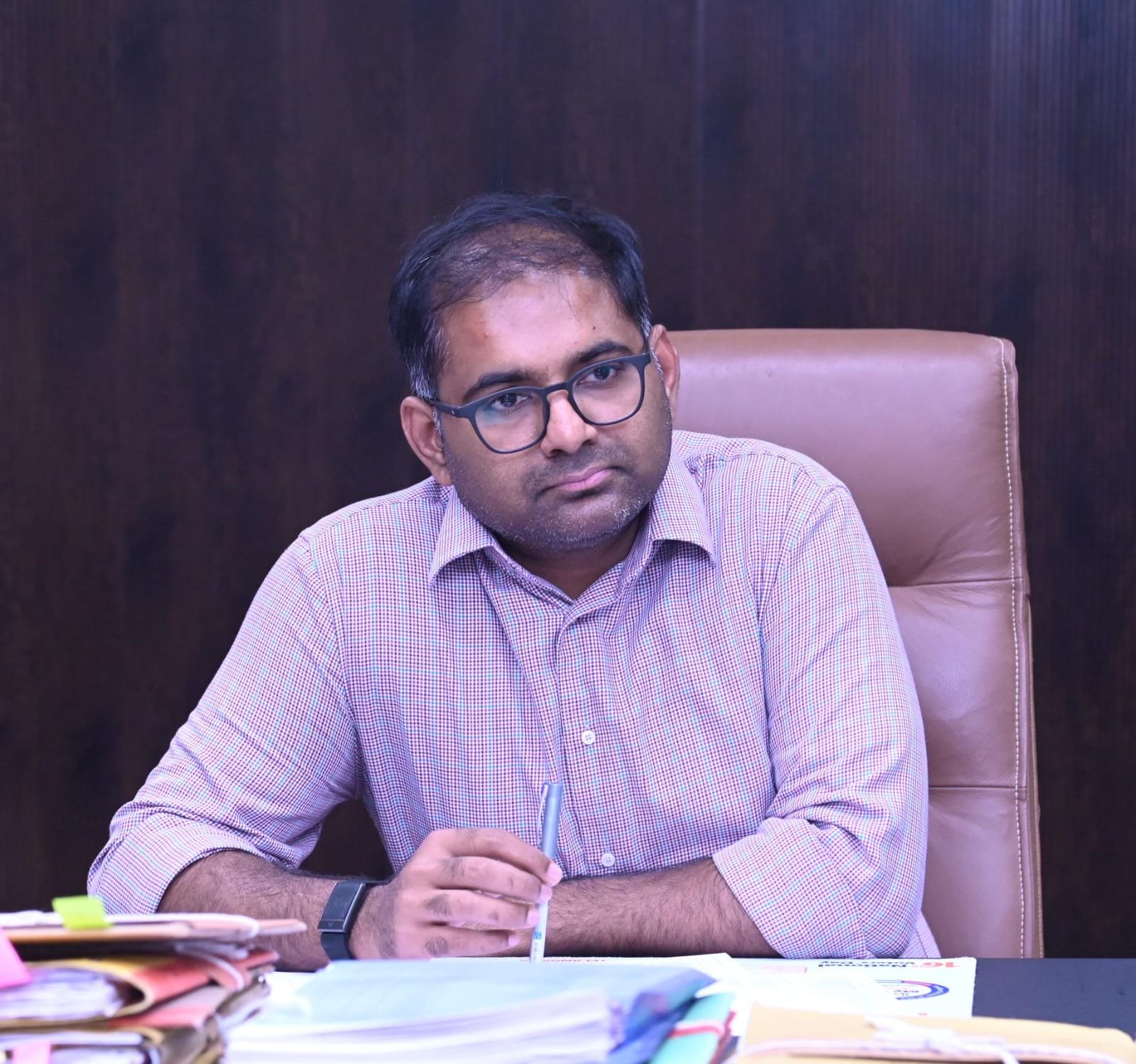 అకాల వర్షాల నేపథ్యంలో ధాన్యం కొనుగోళ్లు ఎక్కడా ఆగకూడదు: జిల్లా కలెక్టర్ కోయ శ్రీ హర్ష